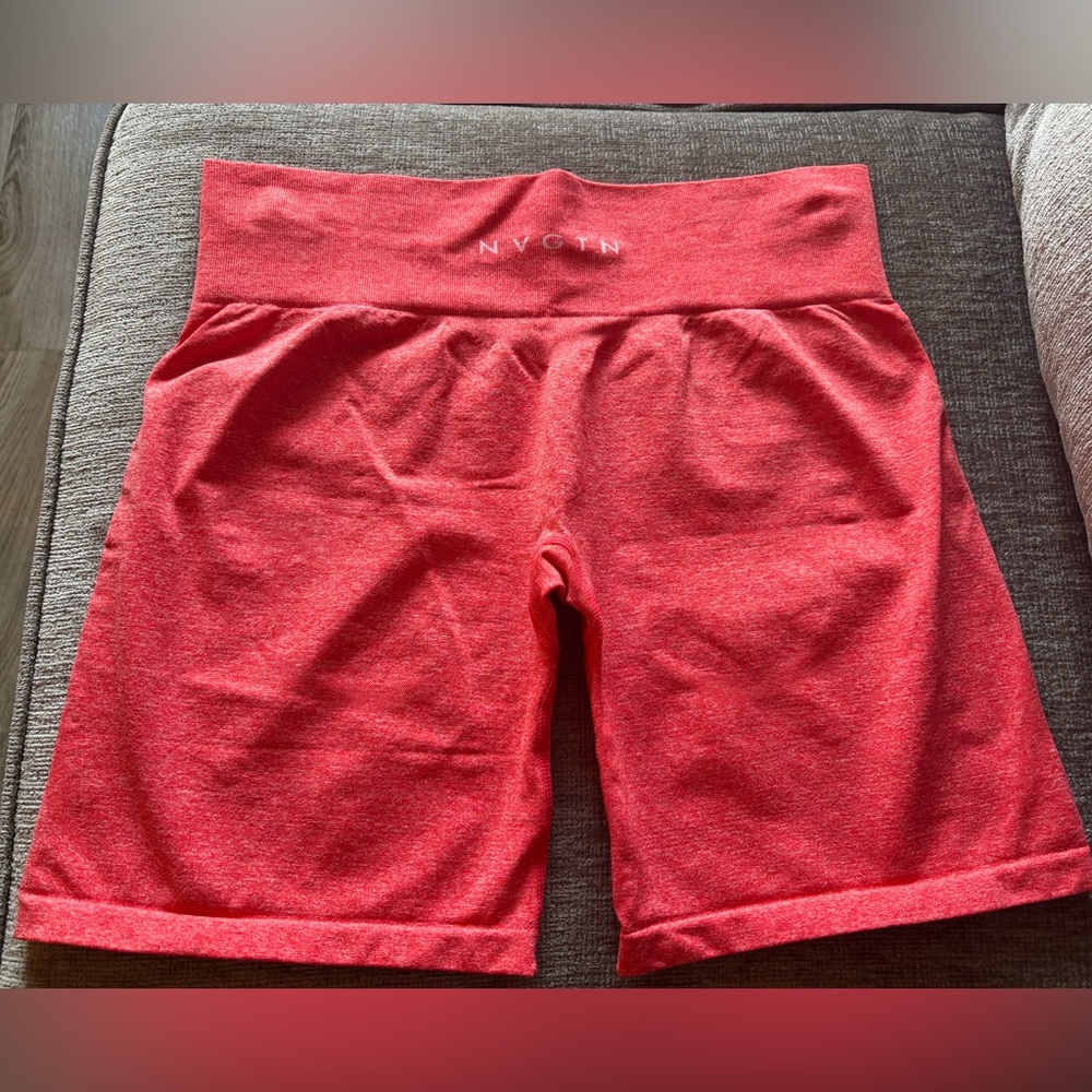 NVGTN Contour Seamless Shorts candy apple